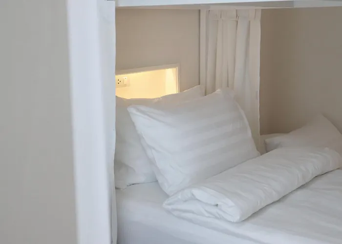 Rest Poshtel Hotel 3*