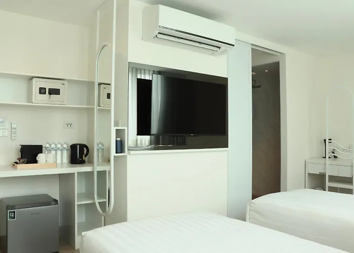 Rest Poshtel Hotel 3*