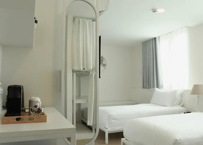 Rest Poshtel Hotel 3*