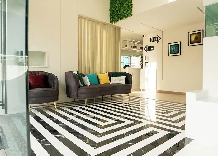Rest Poshtel Hotel Bangkok