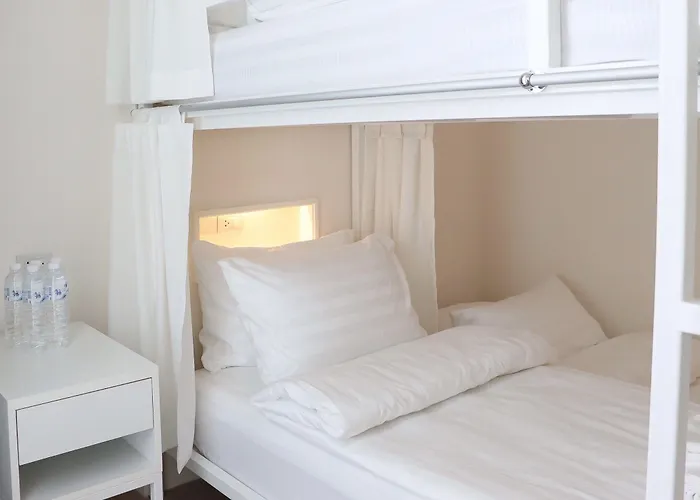 Rest Poshtel Hotel 3*